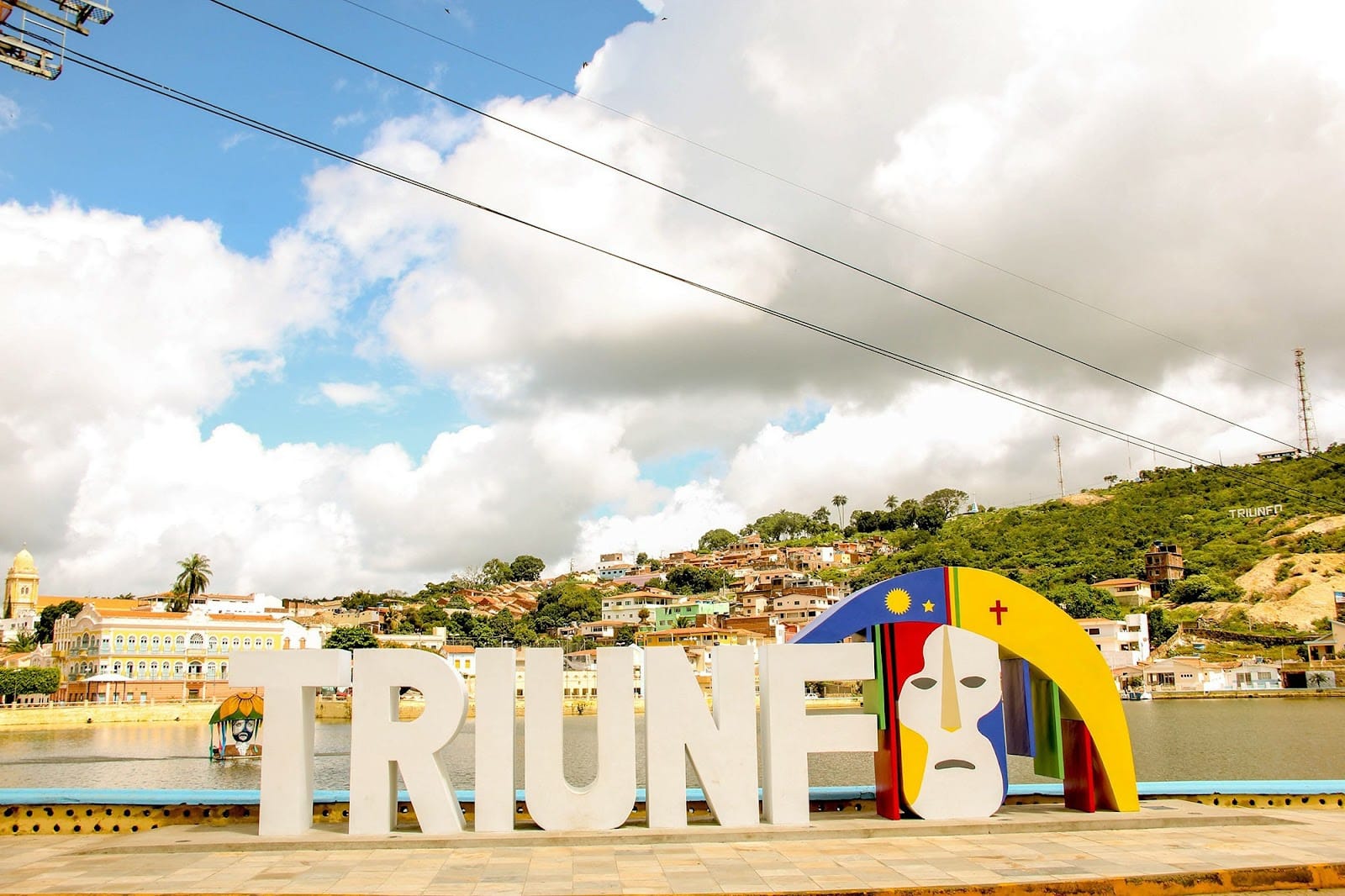 Por meio do seu portal na internet, o Departamento Estadual de Trânsito de Pernambuco oferece em um único local, de forma fácil e prática, informações e serviços digitais relacionados à situação do veículo.