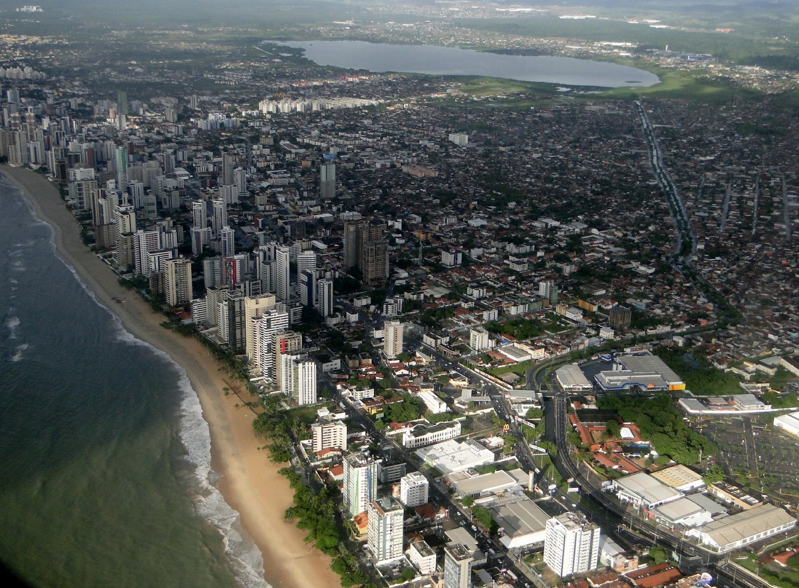 No site do Departamento Estadual de Trânsito de Pernambuco (DETRAN PE) o cidadão jaboatonense pode consultar a situação do seu veículo.
