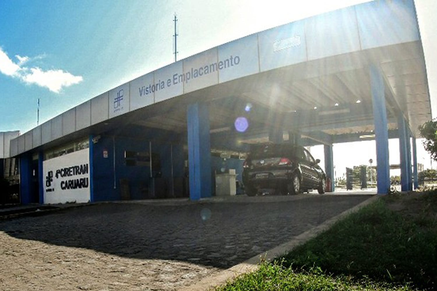 O Departamento Estadual de Trânsito de Pernambuco possui dezenas de unidades de atendimento.